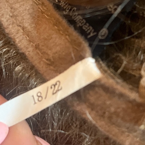 Designer Direct Swept Away Color 18/22 Wig Mid Length Average Size Curly - Picture 8 of 8